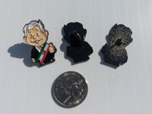 Load image into Gallery viewer, Pin AMLO Car Plate Pin For Caps And Clothing Enamel Badge Pin Andres Manuel Lopez Obrador Mexico