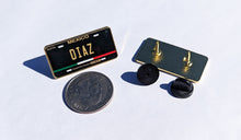 Load image into Gallery viewer, Pin Diaz Car Plate Pin For Caps And Clothing Enamel Badge Pin Diaz Mexican Plate Pin
