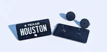 Load image into Gallery viewer, Houston Car Plate Pin for Caps Clothing Enamel Badge Pin Texas Houstonian TX 35mm
